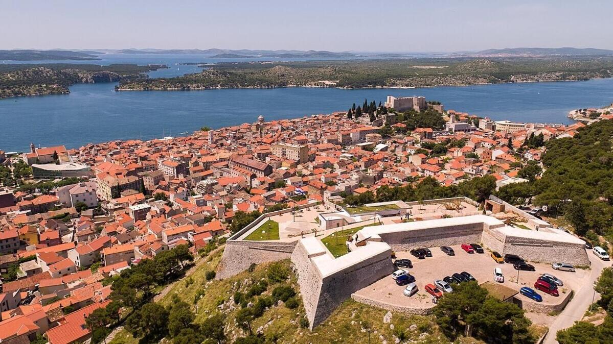 Apartment L&L Σίμπενικ Εξωτερικό φωτογραφία